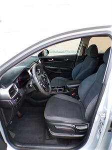 2020 Kia Sorento LX - Photo 16 - Mesa, AZ 85202