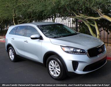 2020 Kia Sorento LX - Photo 1 - Mesa, AZ 85202