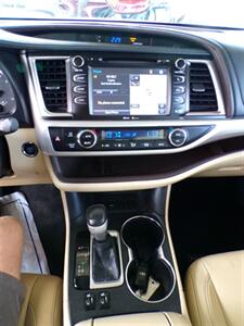 2015 Toyota Highlander XLE - Photo 30 - Mesa, AZ 85202