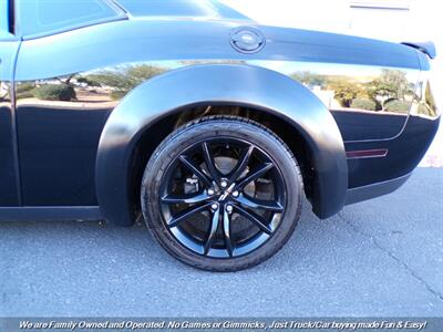 2017 Dodge Challenger R/T   - Photo 33 - Mesa, AZ 85202