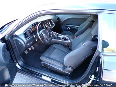 2017 Dodge Challenger R/T   - Photo 14 - Mesa, AZ 85202