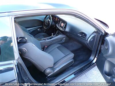 2017 Dodge Challenger R/T   - Photo 21 - Mesa, AZ 85202