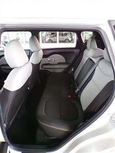 2015 Kia Soul +   - Photo 20 - Mesa, AZ 85202