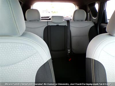 2015 Kia Soul +   - Photo 22 - Mesa, AZ 85202