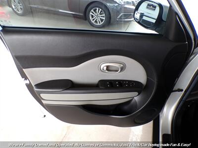 2015 Kia Soul +   - Photo 13 - Mesa, AZ 85202