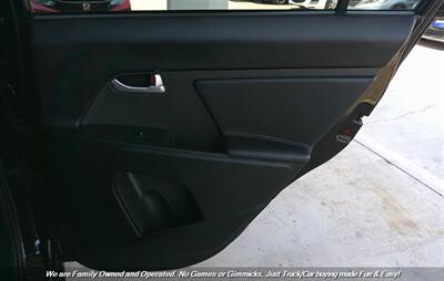 2013 Kia Sportage LX   - Photo 18 - Mesa, AZ 85202
