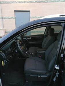 2013 Kia Sorento LX - Photo 16 - Mesa, AZ 85202