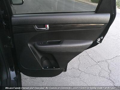2013 Kia Sorento LX - Photo 25 - Mesa, AZ 85202