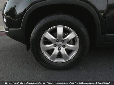2013 Kia Sorento LX - Photo 43 - Mesa, AZ 85202