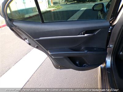 2019 Toyota Camry SE   - Photo 17 - Mesa, AZ 85202