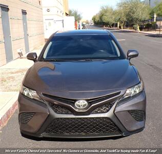 2019 Toyota Camry SE   - Photo 2 - Mesa, AZ 85202