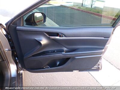 2019 Toyota Camry SE   - Photo 28 - Mesa, AZ 85202