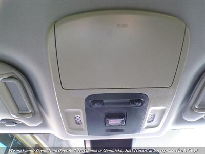 2019 Toyota Camry SE   - Photo 38 - Mesa, AZ 85202