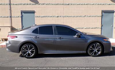 2019 Toyota Camry SE   - Photo 8 - Mesa, AZ 85202