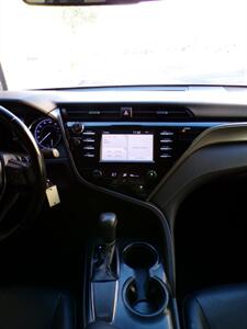 2019 Toyota Camry SE   - Photo 32 - Mesa, AZ 85202