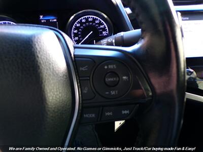 2019 Toyota Camry SE   - Photo 37 - Mesa, AZ 85202