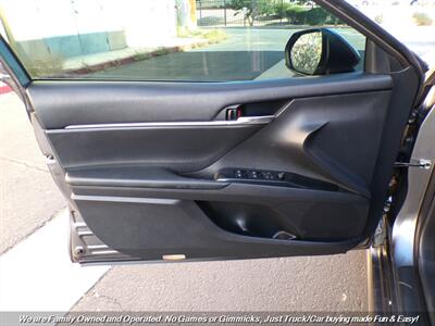 2019 Toyota Camry SE   - Photo 12 - Mesa, AZ 85202