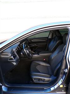 2019 Toyota Camry SE   - Photo 15 - Mesa, AZ 85202