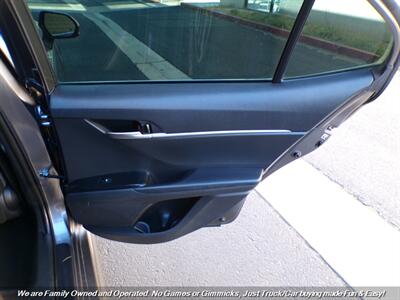 2019 Toyota Camry SE   - Photo 24 - Mesa, AZ 85202