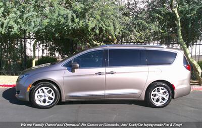 2017 Chrysler Pacifica Touring-L Plus   - Photo 8 - Mesa, AZ 85202
