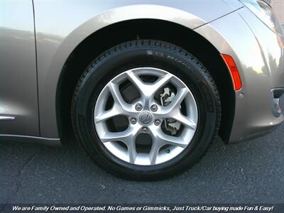 2017 Chrysler Pacifica Touring-L Plus   - Photo 60 - Mesa, AZ 85202