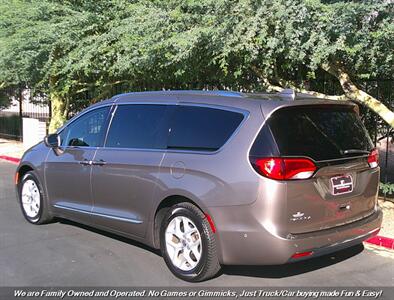 2017 Chrysler Pacifica Touring-L Plus   - Photo 7 - Mesa, AZ 85202