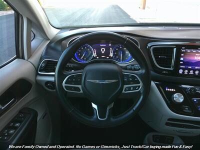 2017 Chrysler Pacifica Touring-L Plus   - Photo 14 - Mesa, AZ 85202