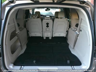 2017 Chrysler Pacifica Touring-L Plus   - Photo 10 - Mesa, AZ 85202
