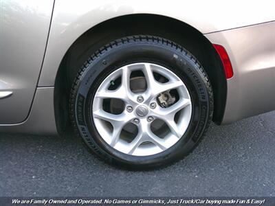 2017 Chrysler Pacifica Touring-L Plus   - Photo 58 - Mesa, AZ 85202