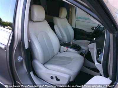 2017 Chrysler Pacifica Touring-L Plus   - Photo 31 - Mesa, AZ 85202
