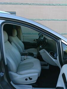 2017 Chrysler Pacifica Touring-L Plus   - Photo 30 - Mesa, AZ 85202