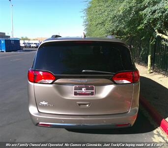 2017 Chrysler Pacifica Touring-L Plus   - Photo 4 - Mesa, AZ 85202