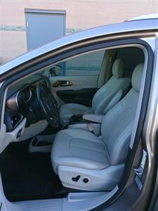 2017 Chrysler Pacifica Touring-L Plus   - Photo 16 - Mesa, AZ 85202