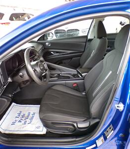 2021 Hyundai ELANTRA SEL   - Photo 11 - Mesa, AZ 85202