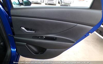 2021 Hyundai ELANTRA SEL   - Photo 17 - Mesa, AZ 85202