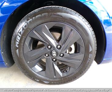 2021 Hyundai ELANTRA SEL   - Photo 38 - Mesa, AZ 85202