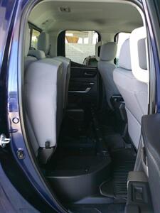 2022 Toyota Tundra SR5   - Photo 24 - Mesa, AZ 85202