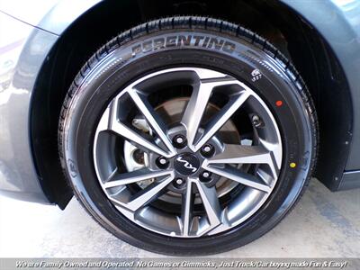 2024 Kia Forte LXS   - Photo 32 - Mesa, AZ 85202