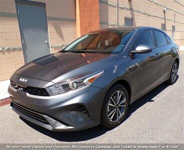 2024 Kia Forte LXS   - Photo 3 - Mesa, AZ 85202