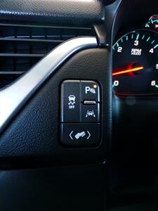 2018 Chevrolet Suburban LT   - Photo 48 - Mesa, AZ 85202