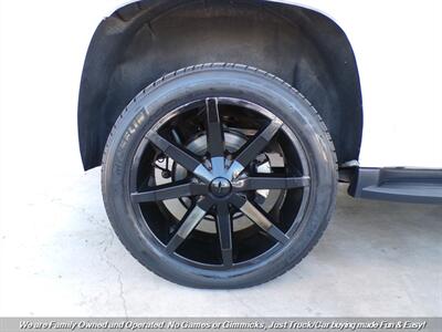 2018 Chevrolet Suburban LT   - Photo 61 - Mesa, AZ 85202