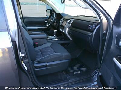 2018 Toyota Tundra Crew Max SR5   - Photo 30 - Mesa, AZ 85202