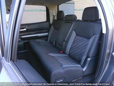 2018 Toyota Tundra Crew Max SR5   - Photo 21 - Mesa, AZ 85202