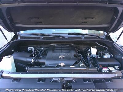 2018 Toyota Tundra Crew Max SR5   - Photo 52 - Mesa, AZ 85202