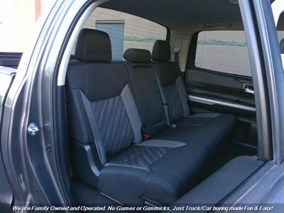 2018 Toyota Tundra Crew Max SR5   - Photo 23 - Mesa, AZ 85202
