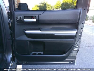 2018 Toyota Tundra Crew Max SR5   - Photo 27 - Mesa, AZ 85202