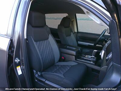 2018 Toyota Tundra Crew Max SR5   - Photo 28 - Mesa, AZ 85202