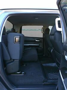 2018 Toyota Tundra Crew Max SR5   - Photo 24 - Mesa, AZ 85202