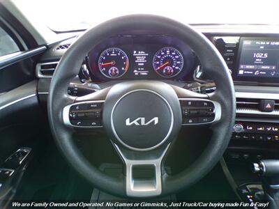 2022 Kia K5 LXS - Photo 12 - Mesa, AZ 85202