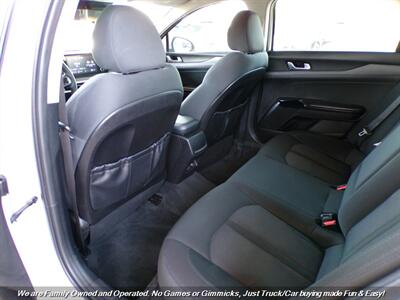 2022 Kia K5 LXS - Photo 17 - Mesa, AZ 85202